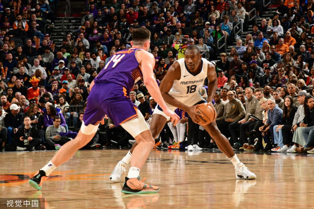 场上展现出 场上展现出